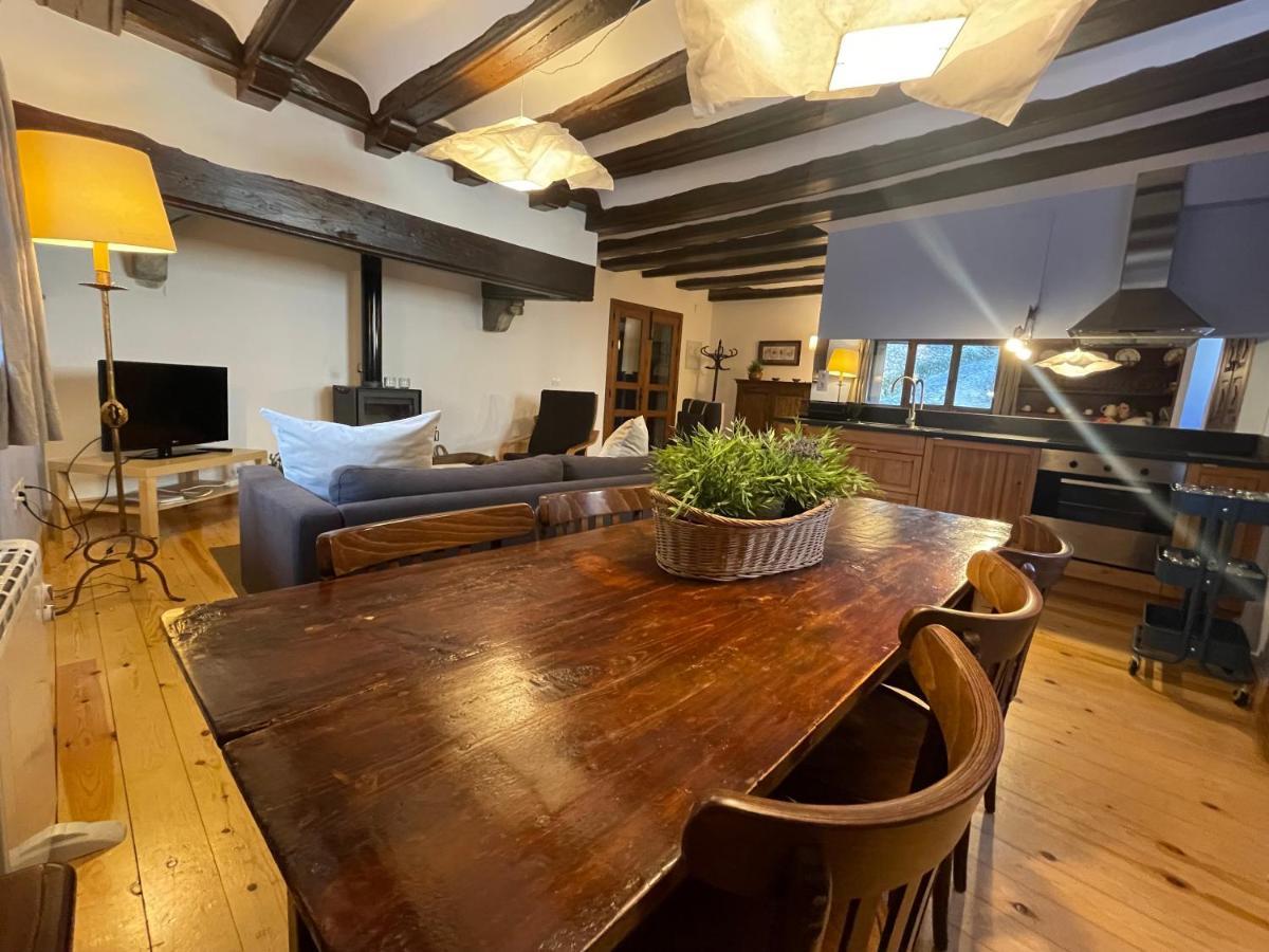 A04 - Apartamento Foc - Casa Mingot - Villmor Anciles Eksteriør billede